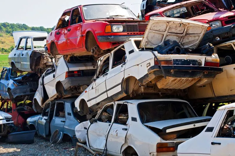 Junk cars collected for scrap in Cincinnati, OH